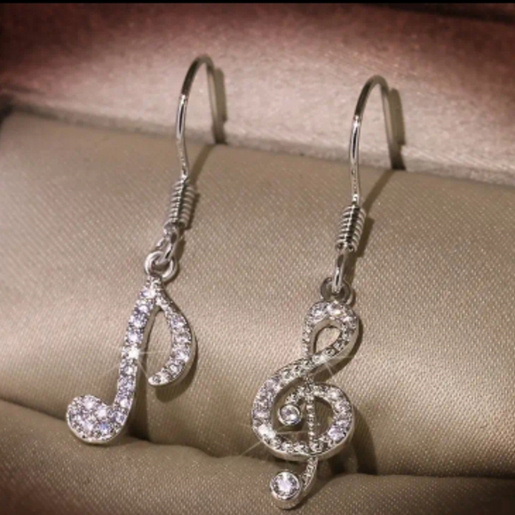 Jewelry - Musical Note Earrings
